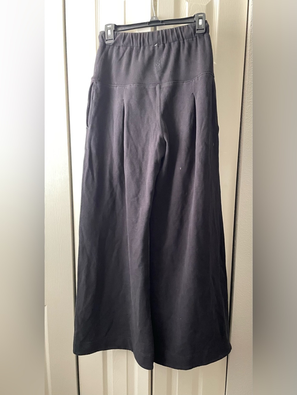 FP Movement: Black Wide-Leg Pleated Drawstring Pants - Picture 3 of 10